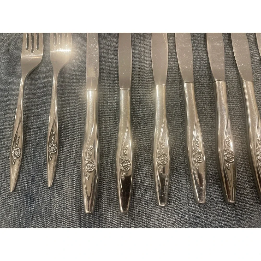 Oneida LASTING ROSE Dinner Steak Knives Forks Flatware Deluxe Stainless Lot 9